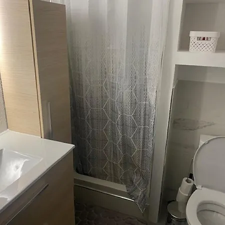 Apartment Port Athena 76 Climatisation Wifi Et Parking Collectif